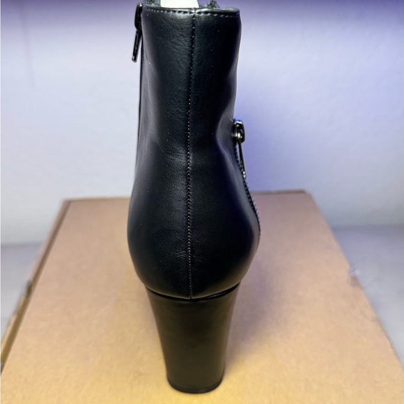 Tinstree Women’s Chunky Heel Side-Zip Booties – Black, Size 10 (NWT) - Picture 4 of 7